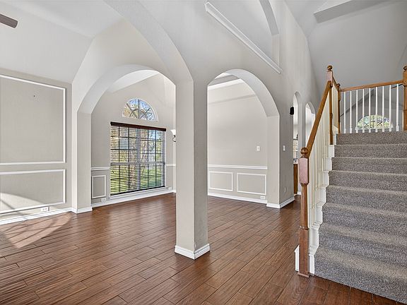 5th image of 2102 Pecan Ridge Dr