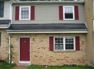 121 E Plover Dr, Newark, DE 19702