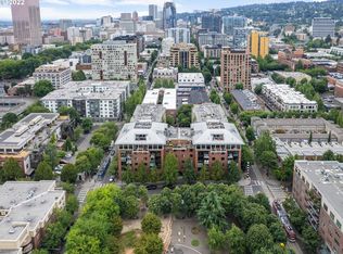 1030 NW Johnson St APT 614, Portland, OR 97209