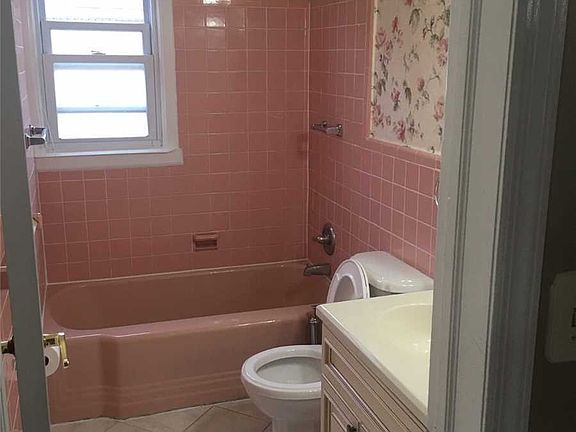 4th image of 8220 233rd St