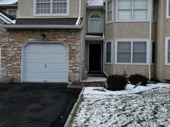 919 Jamie Ct, Blue Bell, PA 19422