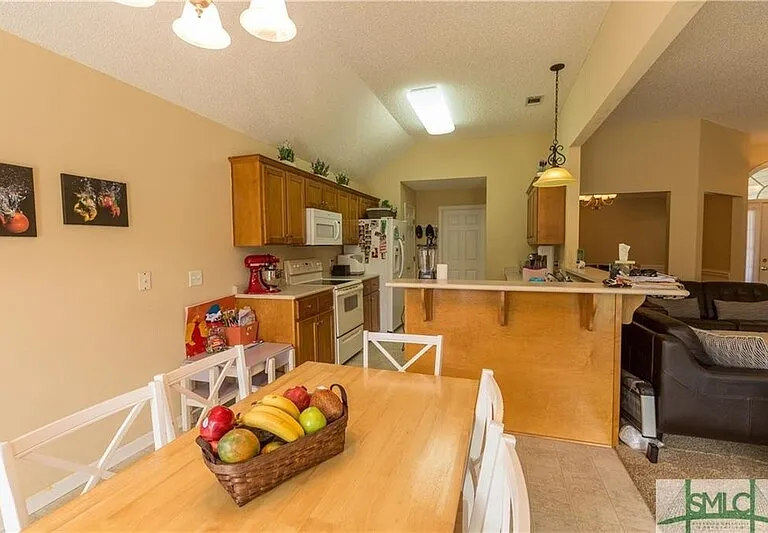 258 Lancaster Way — Photo 8