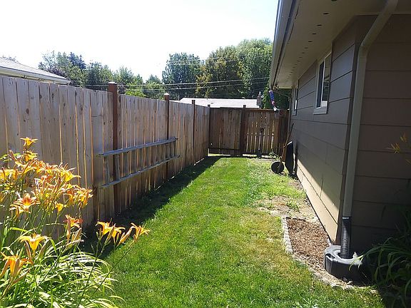 5th image of 1628 Hillcrest Dr