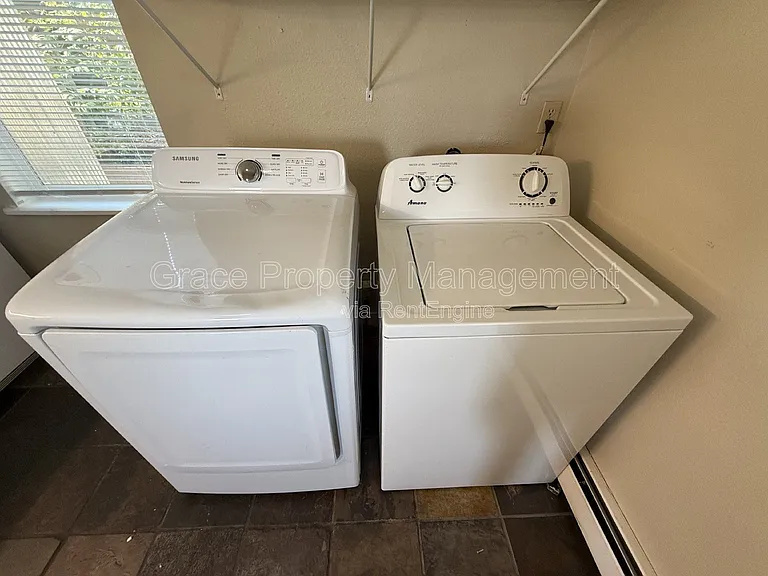 410 E Geneseo St #A — Photo 5