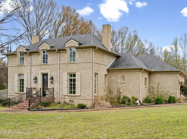 5078 Dixie Creek Dr, Hernando, MS 38632