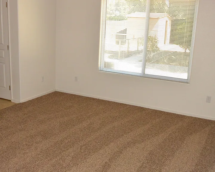 814 W James Ct — Photo 6