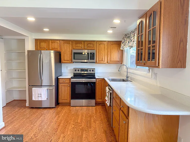 13327 Schwenger Pl — Photo 11