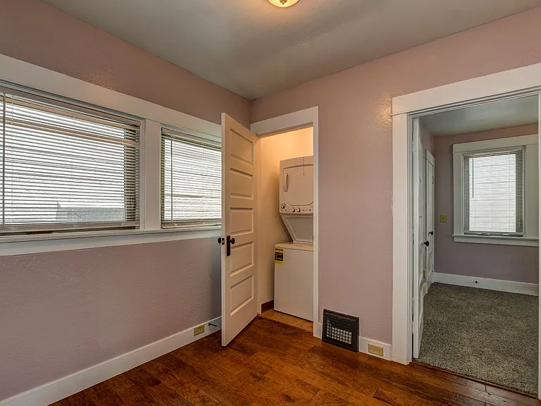 149 S Washington St — Photo 14
