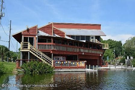 WeekiWachee-WaterfrontDining