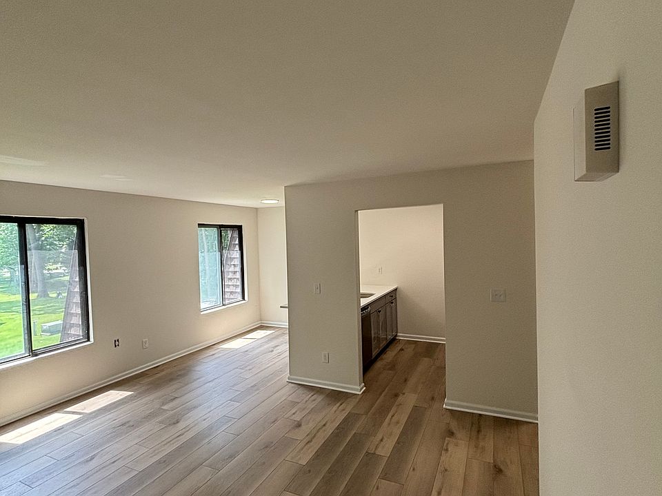 1st image of 4 Lent Ct APT 3