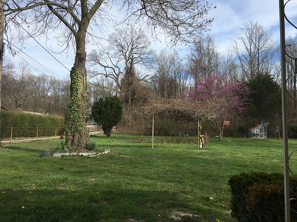 2nd image of 529 Wampler Rd