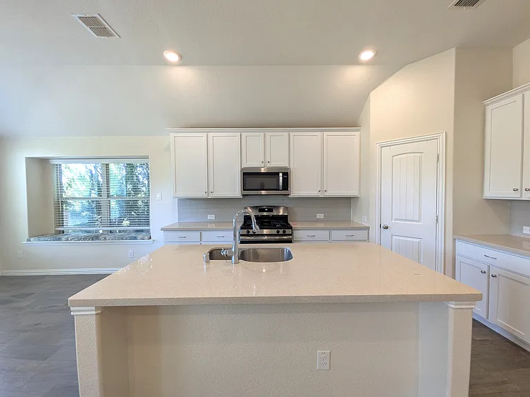 9324 Bronze Meadow Dr — Photo 4