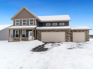 9814 Hagerman Ln, Roscoe, IL 61073