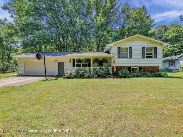 516 E Cottage St, Olivet, MI 49076