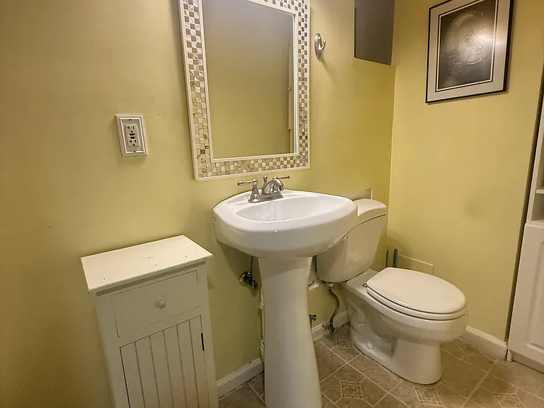 17 Enjay Ave #BASEMENT — Photo 16