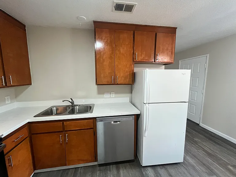414 S Church St #A — Photo 5