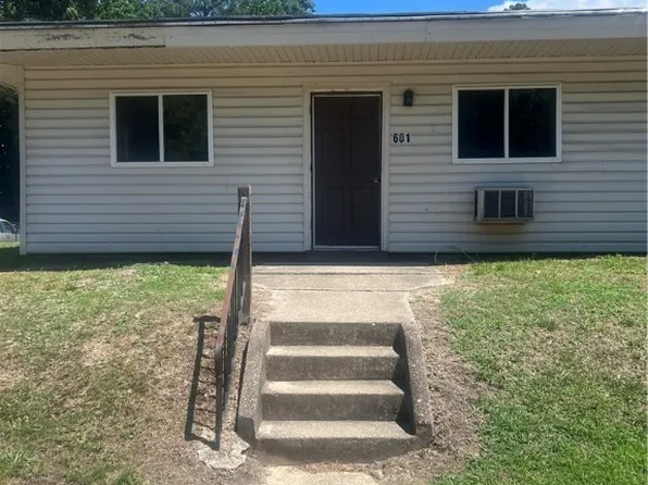 601 Monticello Dr, Hopewell, VA 23860