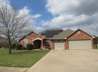 3110 Little John Dr, Durant, OK 74701