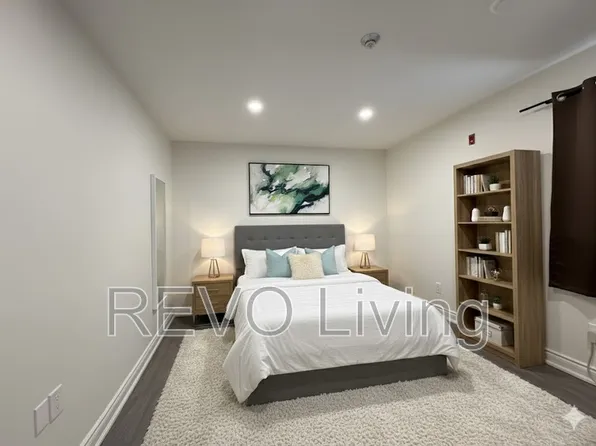 7800 Lundys Ln #102, Niagara Falls, ON L2H 1H1