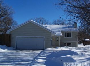 10621 Dogwood St NW, Coon Rapids, MN 55448