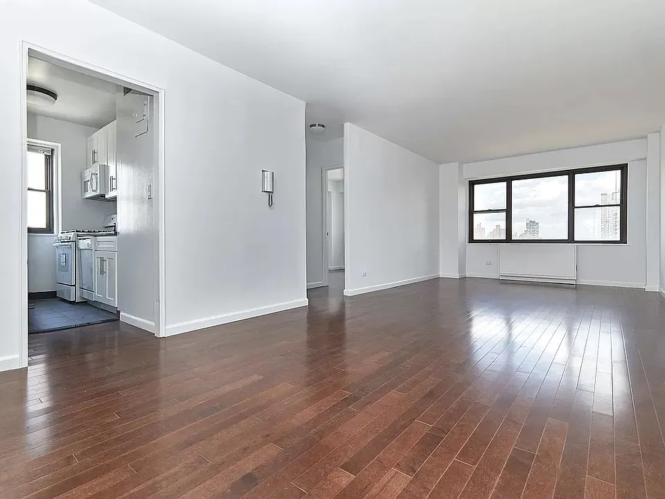 345 E 80th St #28K