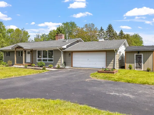 160 Parade Road, Barnstead, NH 03218