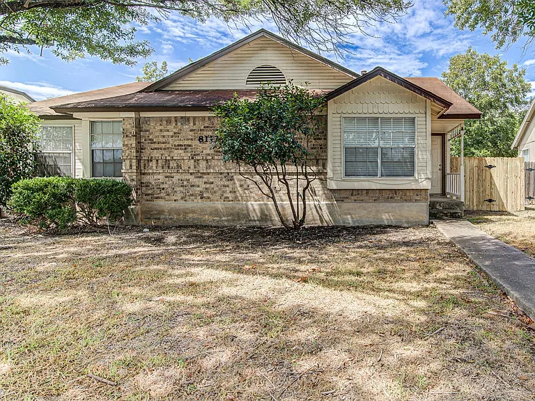 8112 W Gate Blvd #A — Photo 1