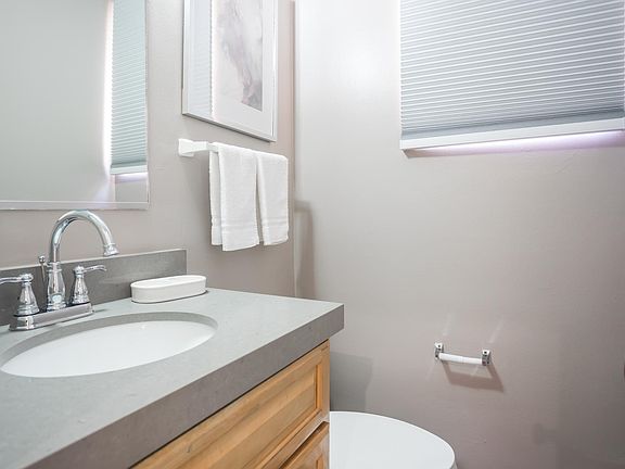 5th image of 423 S Sherbourne Dr #4
