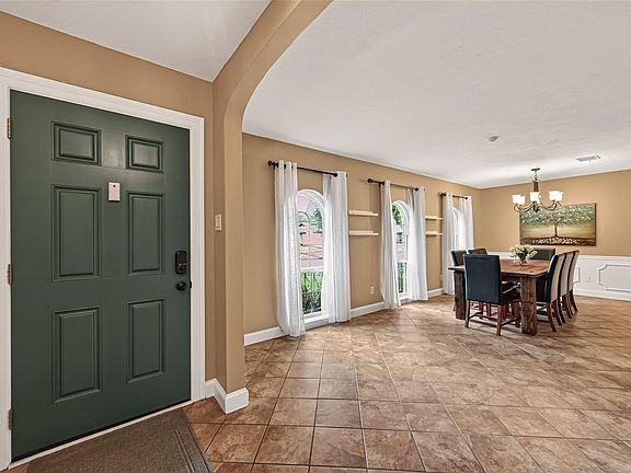 4th image of 9618 Springmont Dr