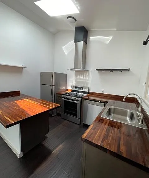 1419 De La Vina St #E — Photo 3