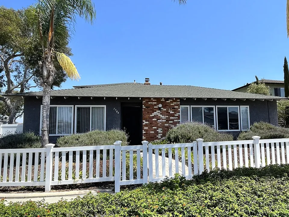 1704 Fern Ave