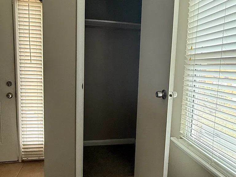 330 Forest Pl — Photo 8