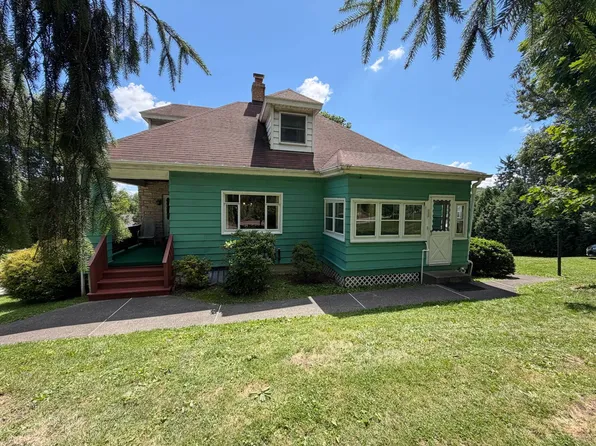 302 Morningside Dr, Latrobe, PA 15650