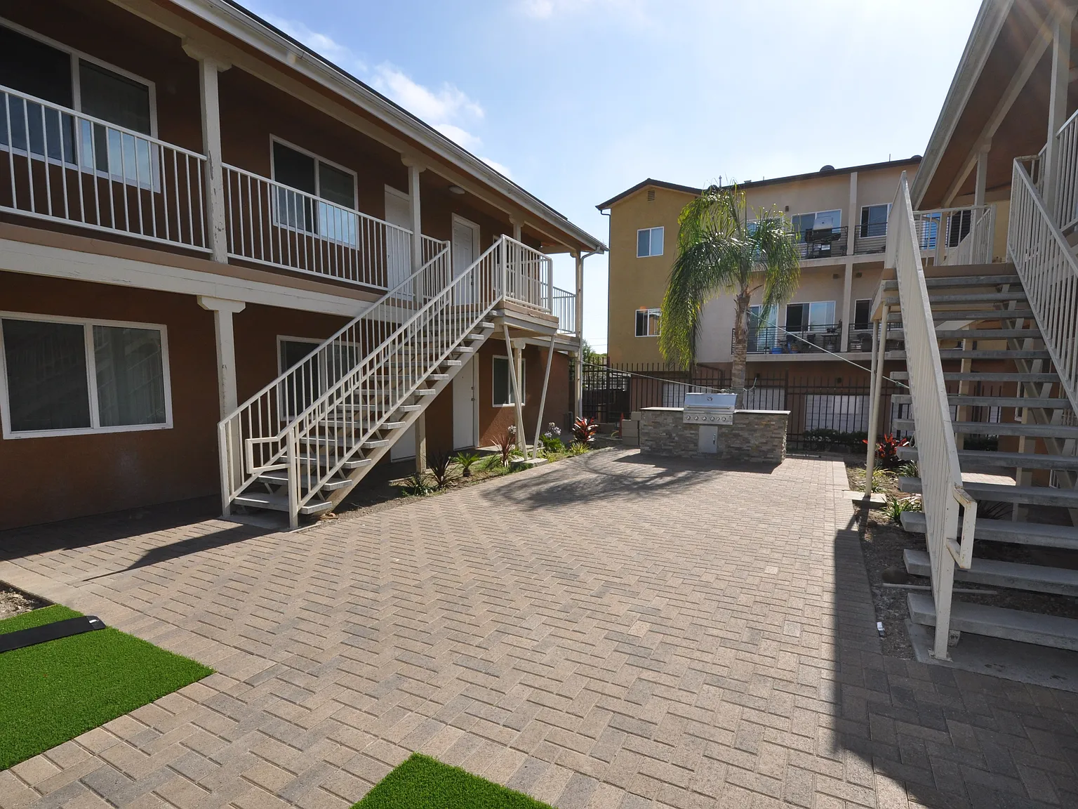 Astro Vista Apartments — Photo 2