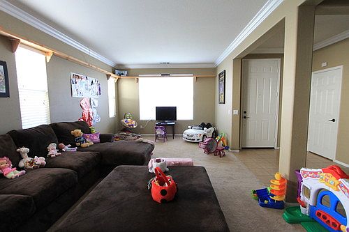 3rd image of 27610 Hackberry St