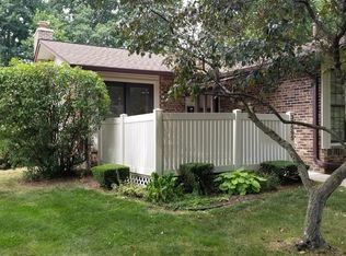 37595 Barkridge Cir, Westland, MI 48185