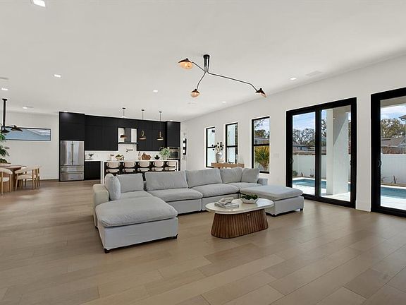 4th image of 908 W FRIBLEY STREET