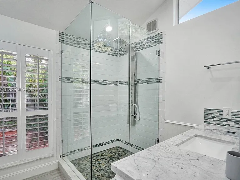2120 SW 28th Way — Photo 34