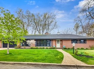 2525 Greenwood Ave, Wilmette, IL 60091