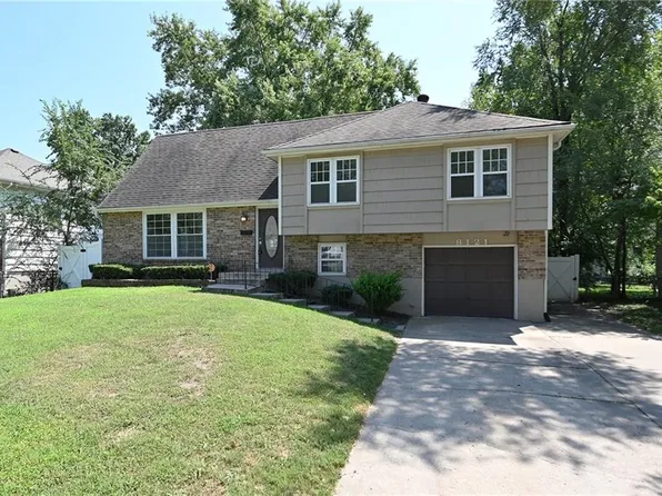 8121 E 134th St, Grandview, MO 64030