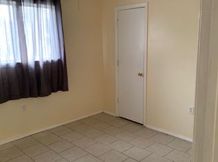 513 E 5th Pl, Grove, OK 74344