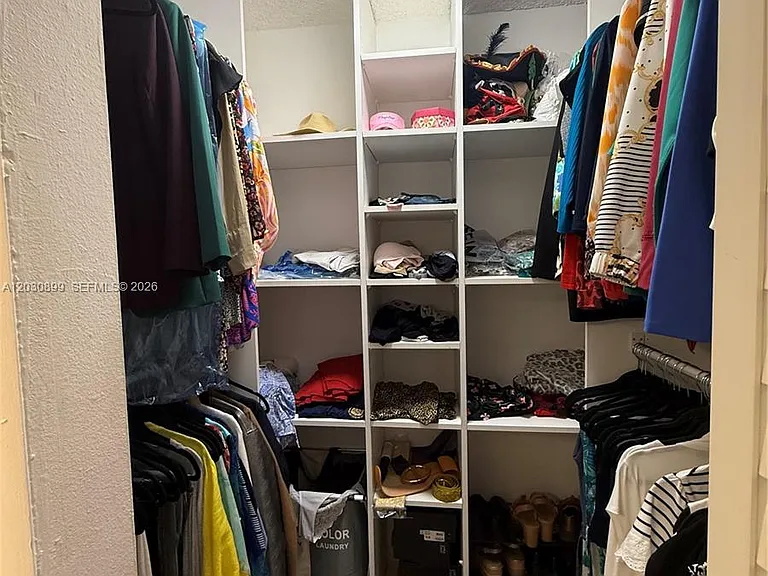 16184 Laurel Dr #204 — Photo 36