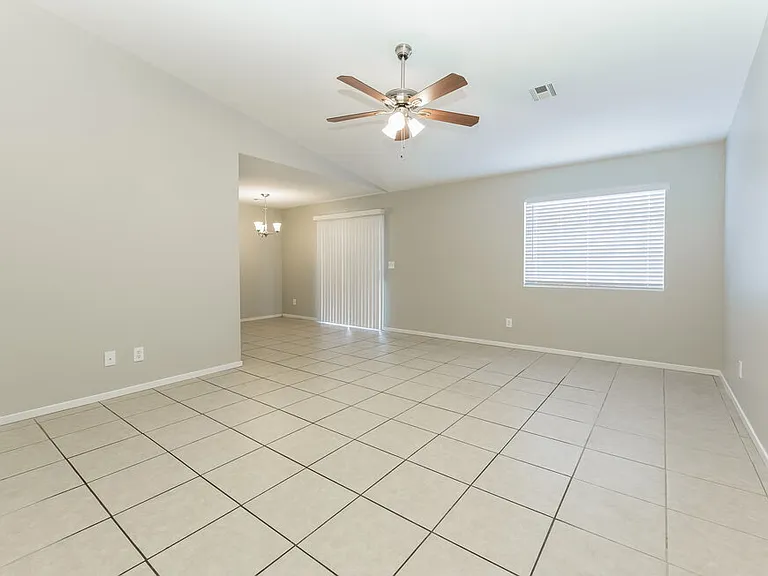 3009 Honeysuckle Ave — Photo 2