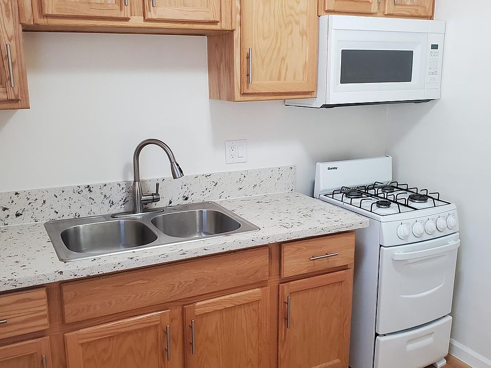 1st image of 1635 E 4th St #2