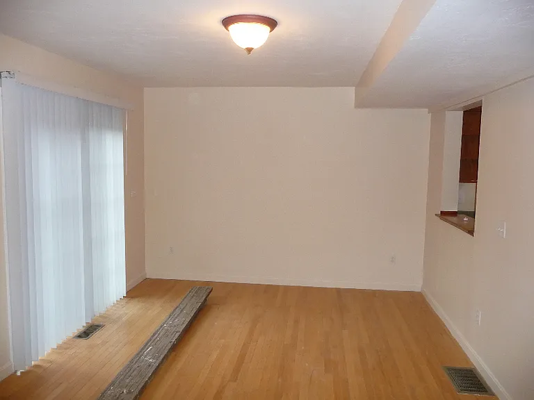 102-104 Pond St — Photo 5