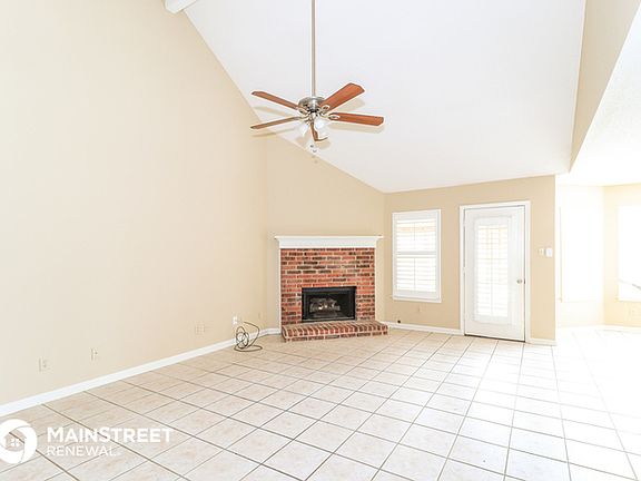 4th image of 2746 Colonial Towers Dr