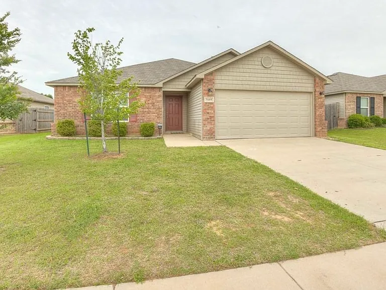 7609 Lipizzan Rd — Photo 1