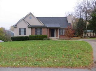 102 River Oak Dr, Frankfort, KY 40601