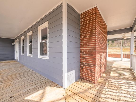 5th image of 622 Oakdale Dr