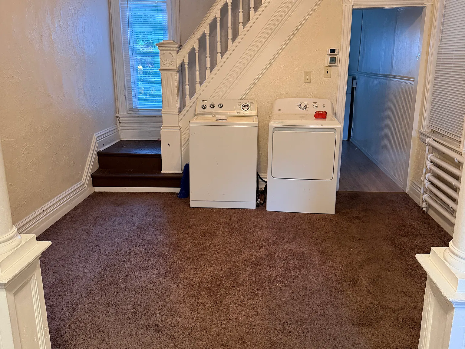 5 bed, 1229 sqft, $1,800 — Photo 2